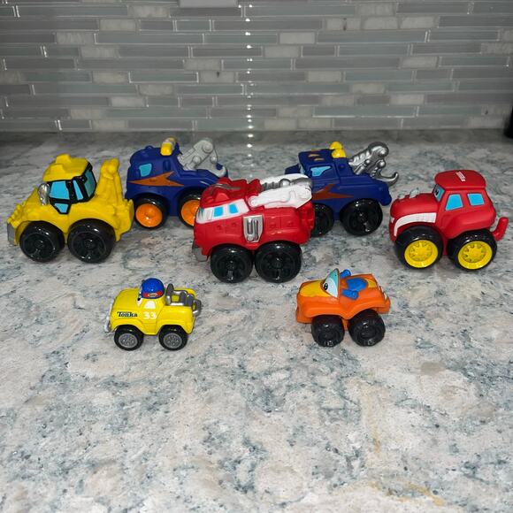 Hasbro Tonka Lil' Chuck & Friends 2.5" And 4" Soft Rubber Vehicles - Picture 3 of 6